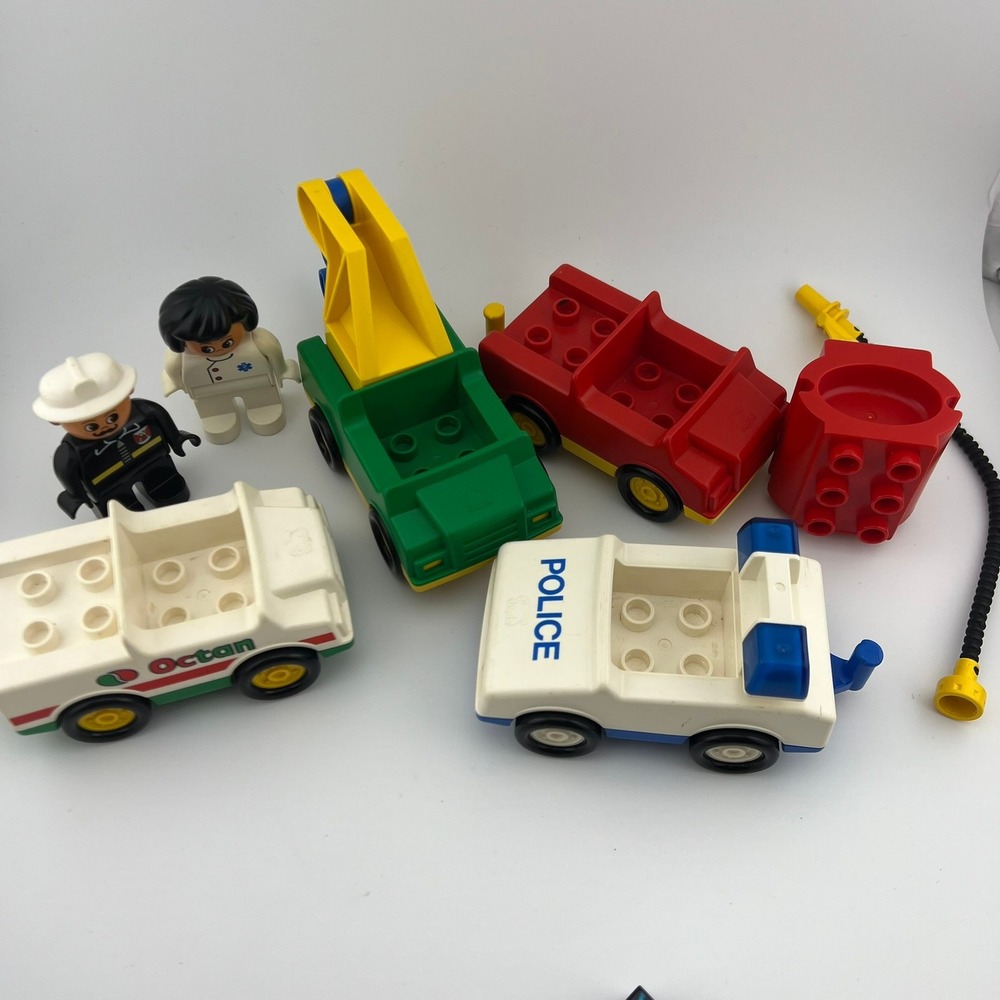 Vintage LEGO DUPLO Vehicle Figure‎ Lot Cars Police Octan Pump Accessories